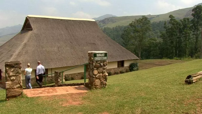 هتل Emafini Country Lodge