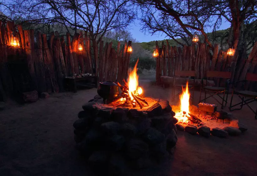 ホテル Quatermain S 1920 S Safari Camp   Amakhala Game Reserve
