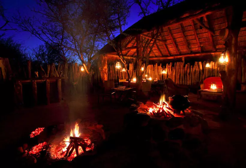 ホテル Quatermain S 1920 S Safari Camp   Amakhala Game Reserve