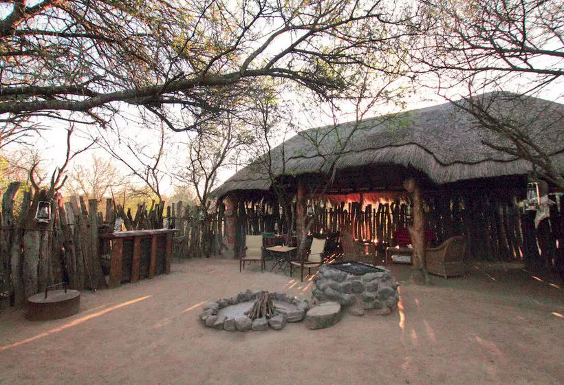 ホテル Quatermain S 1920 S Safari Camp   Amakhala Game Reserve