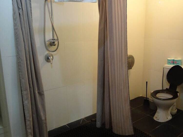 هتل The St Therese Samoa Retreat & Accommodation