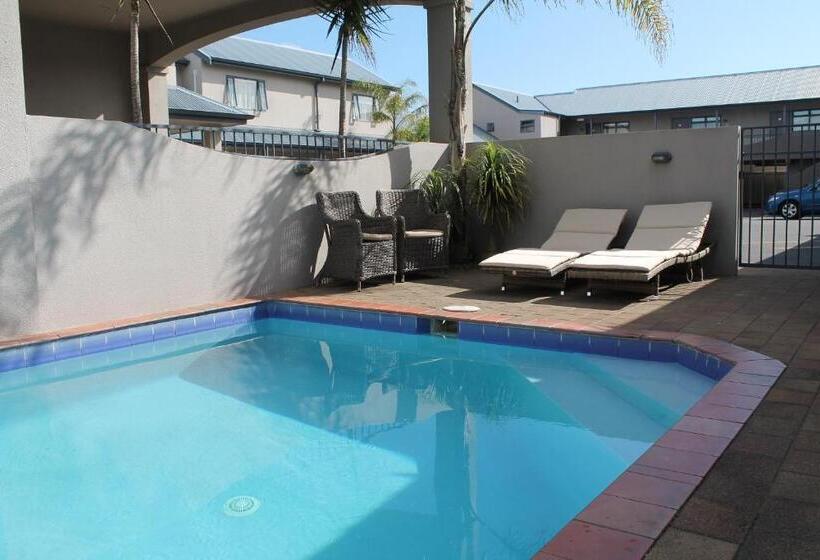 מוטל Aquarius Motor Inn