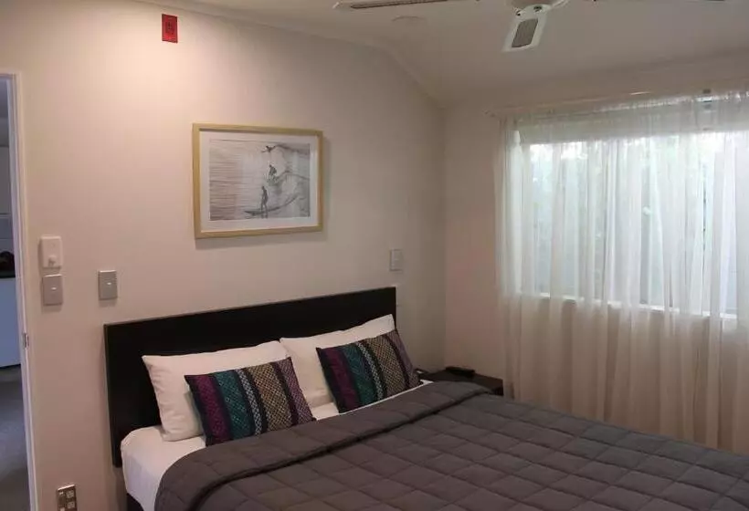 مُتل Aquarius Motor Inn
