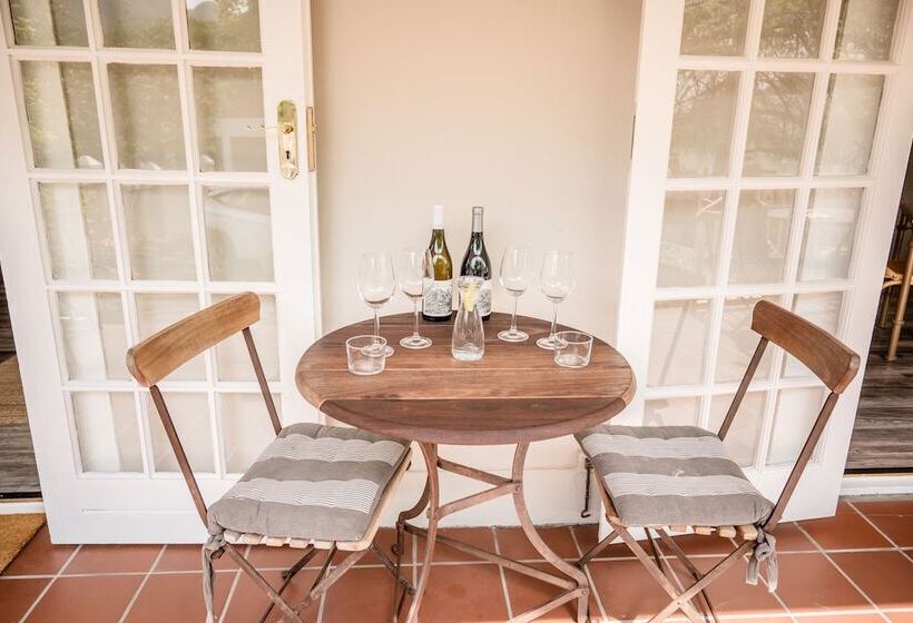 פנסיון Corner House Residence