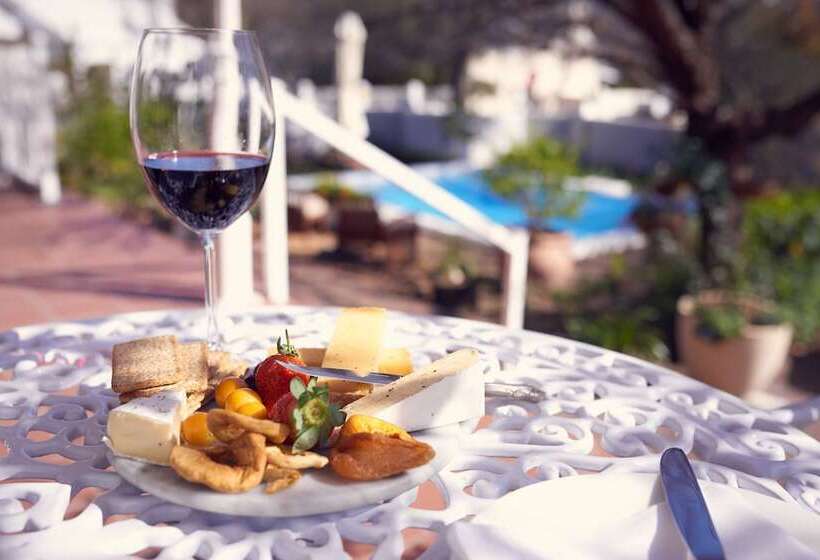 פנסיון Corner House Residence