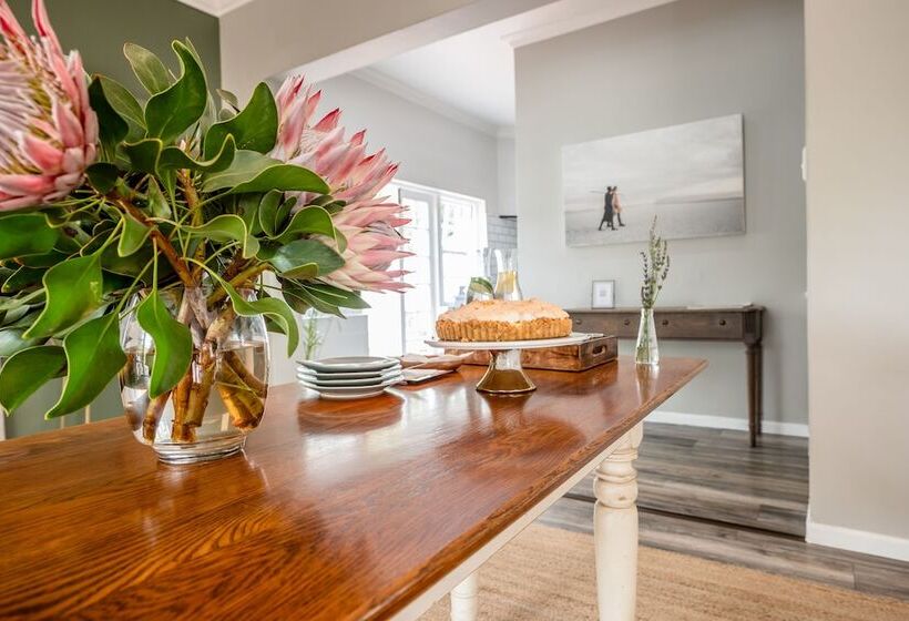 פנסיון Corner House Residence