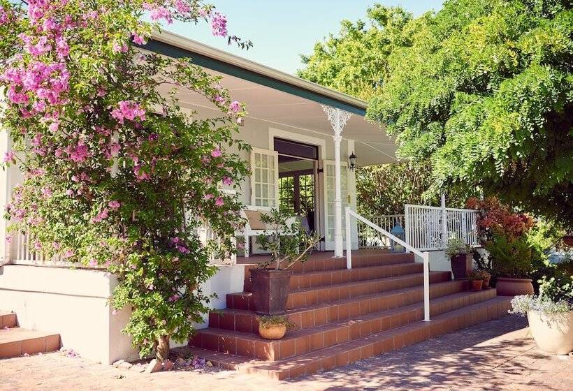 פנסיון Corner House Residence