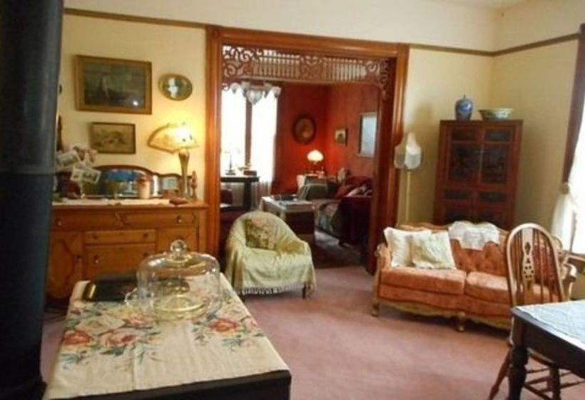 Violet Rose Bed & Breakfast