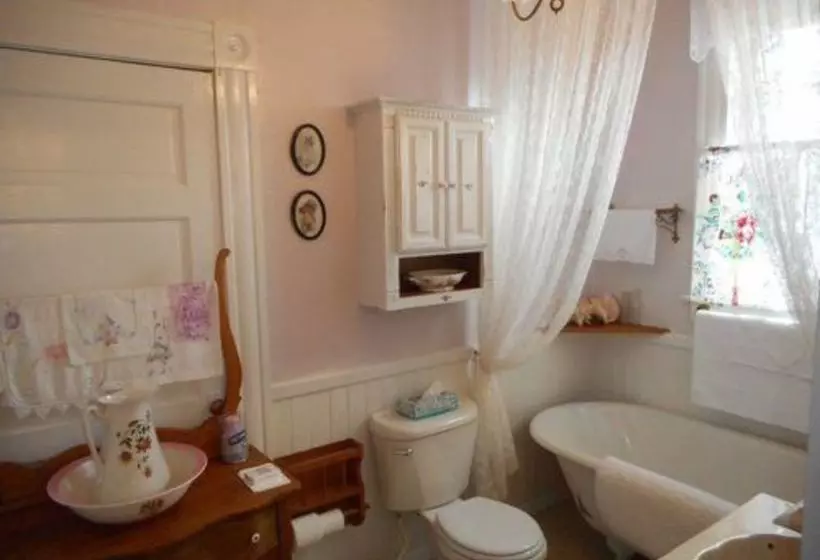 Violet Rose Bed & Breakfast