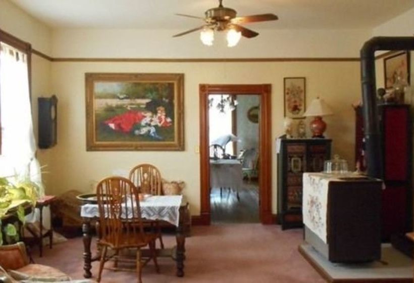 Violet Rose Bed & Breakfast