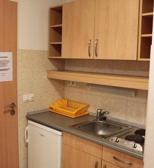 Retkeilymaja Famulus Kollégium