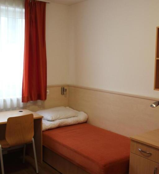 Retkeilymaja Famulus Kollégium