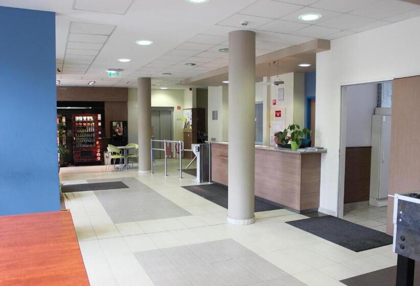 Retkeilymaja Famulus Kollégium