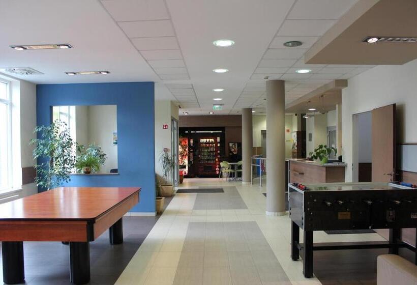 Retkeilymaja Famulus Kollégium