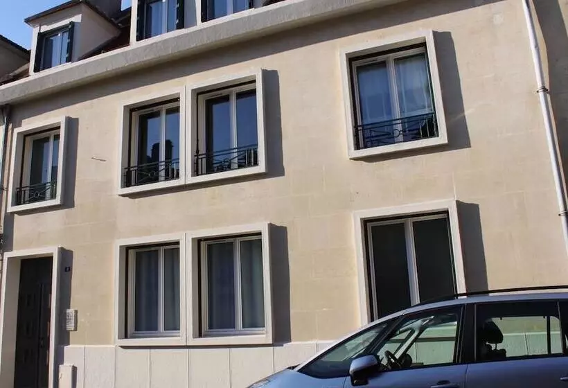 تختخواب و صبحانه Au Coeur De Beauvais