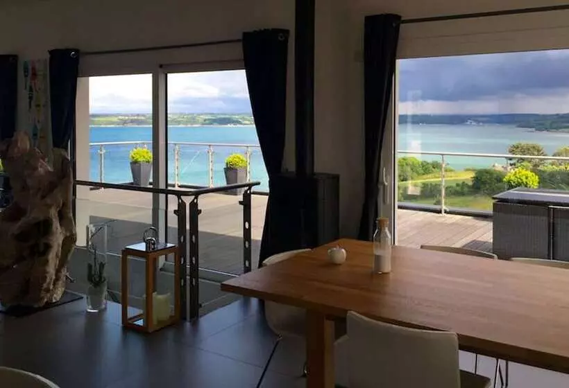 Aamiaismajoitus (B&B) Chambres D Hôtes Vue Mer