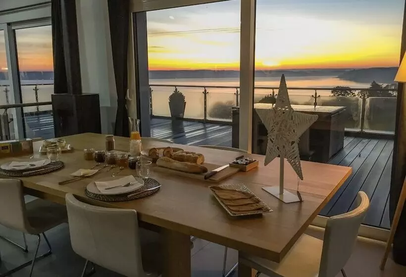 Aamiaismajoitus (B&B) Chambres D Hôtes Vue Mer