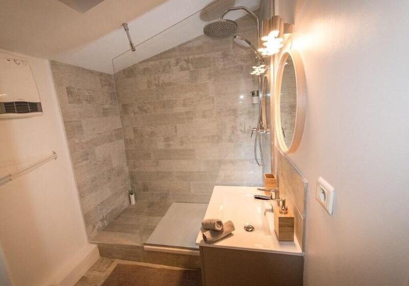 تختخواب و صبحانه La Maison Gustave