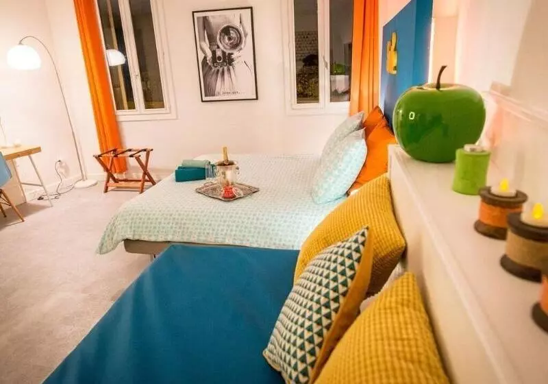 تختخواب و صبحانه La Maison Gustave