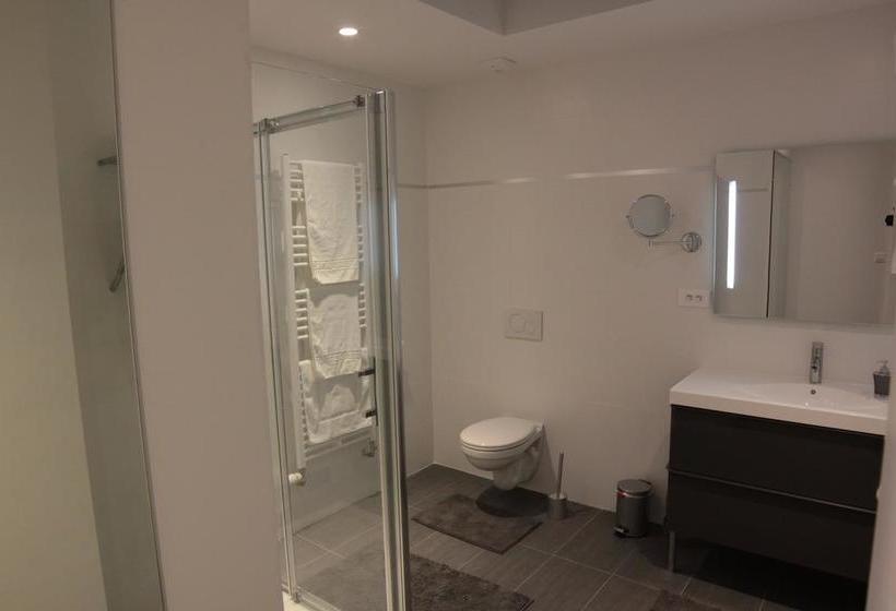 تختخواب و صبحانه Le Paddock