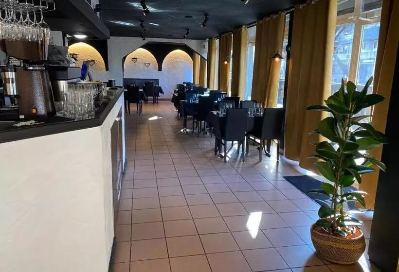 Hotelli Hôtel Le Savoie