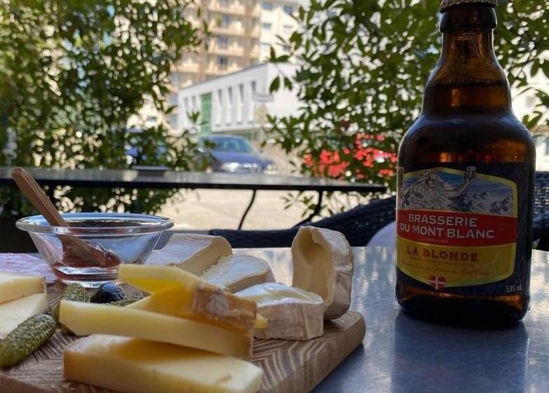 ホテル Hôtel Le Savoie