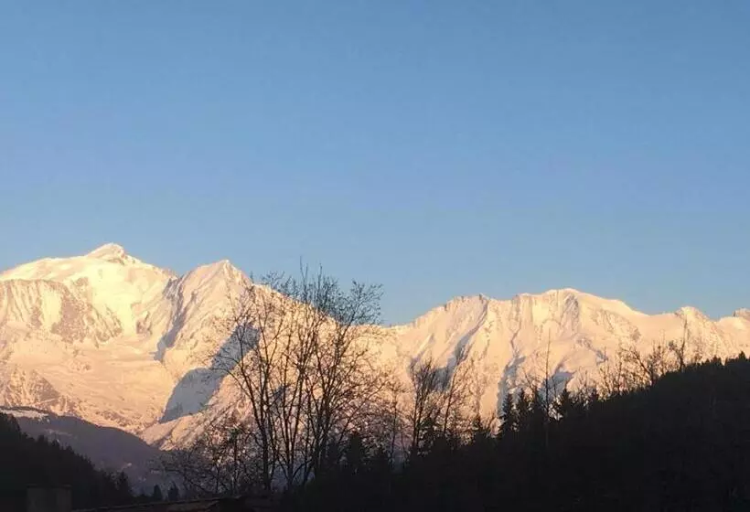 Hotelli Hôtel Le Savoie