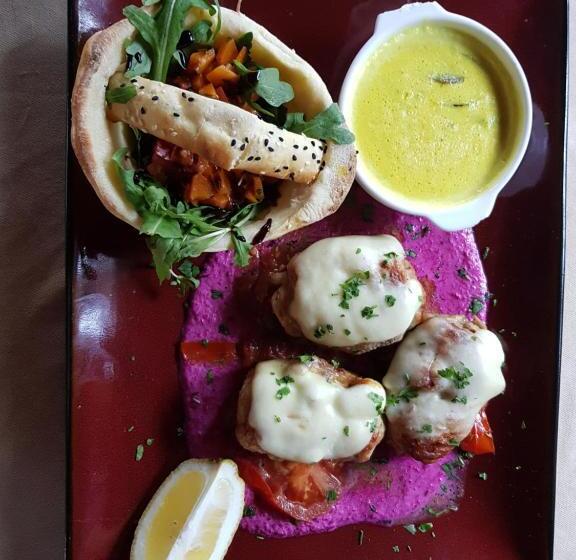 בית מלון כפרי Vataksi