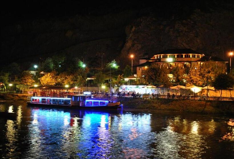 בית מלון כפרי Vataksi