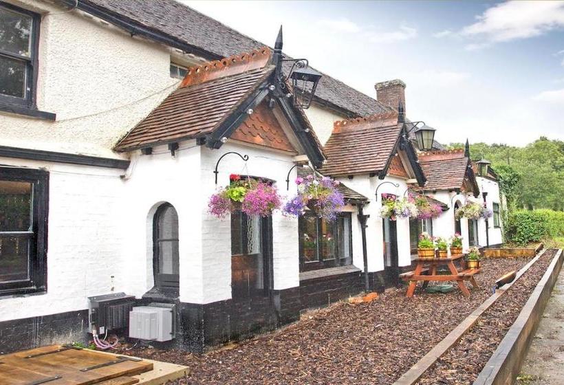The May Garland Inn