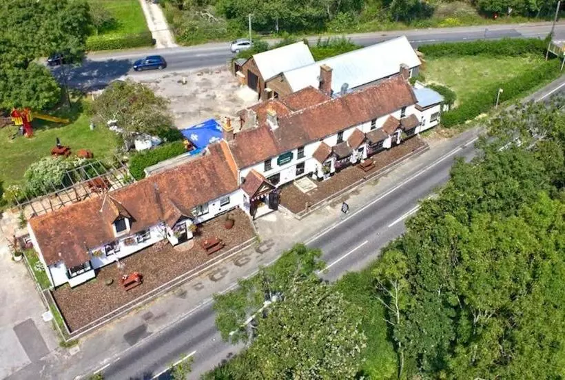 The May Garland Inn