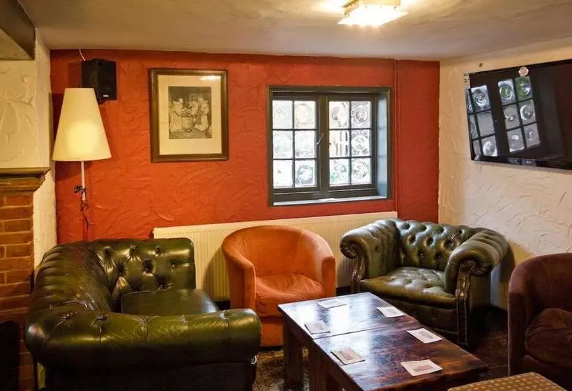 The May Garland Inn