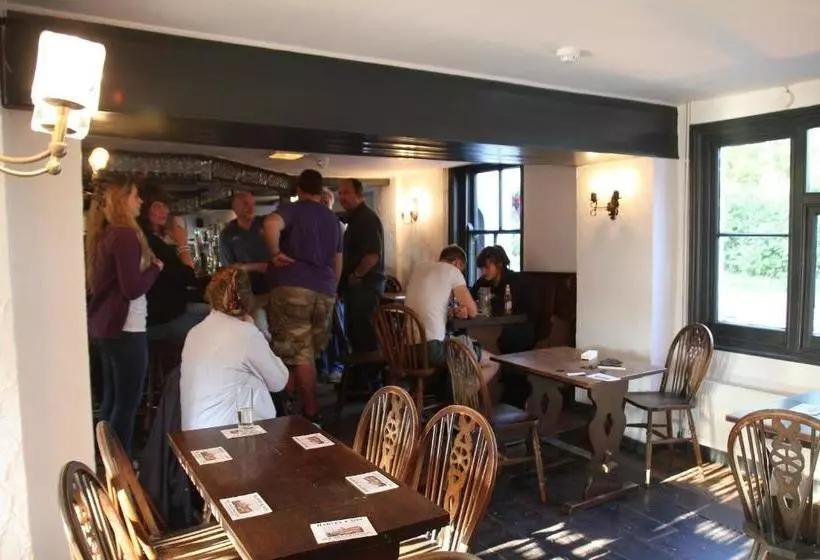 The May Garland Inn