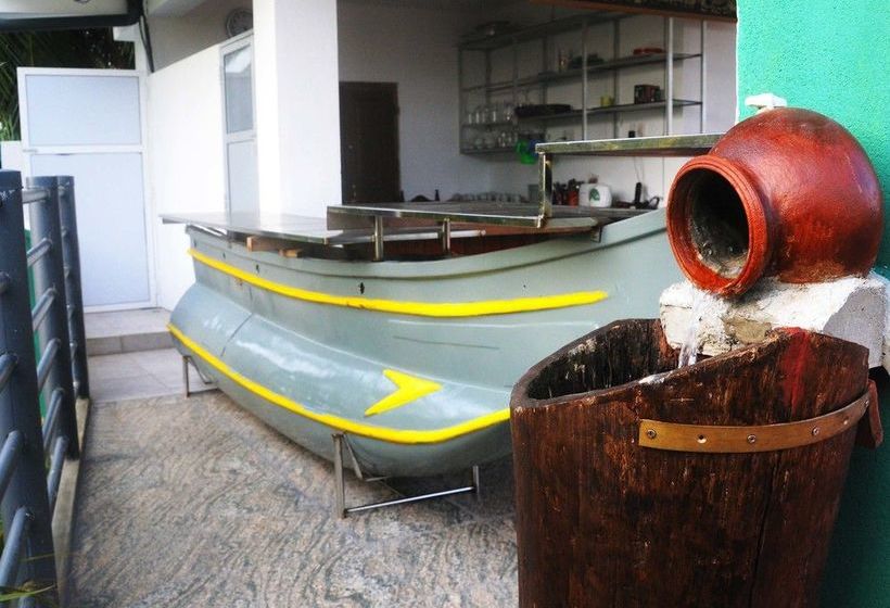 פנסיון New Shangrela Beach Resort