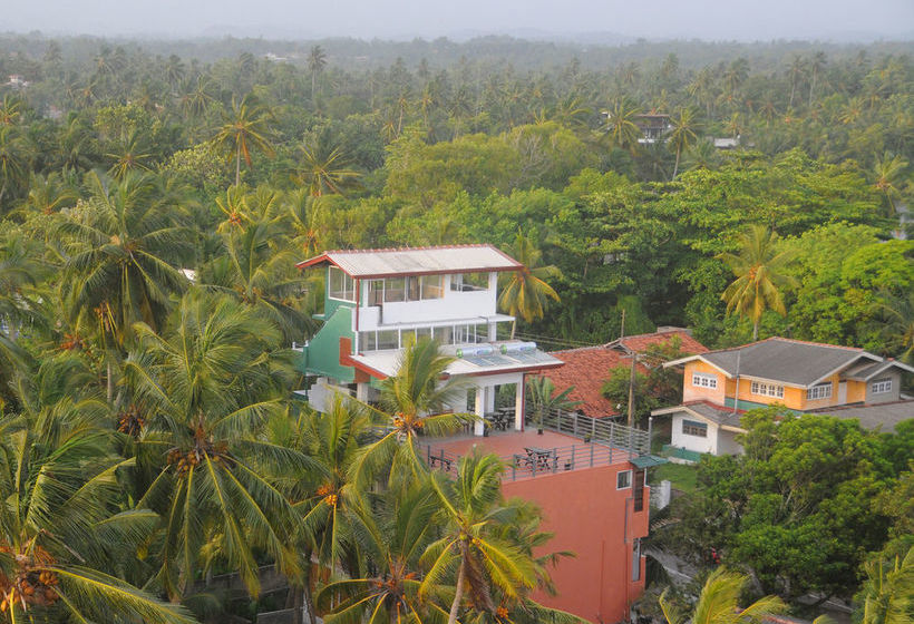 פנסיון New Shangrela Beach Resort