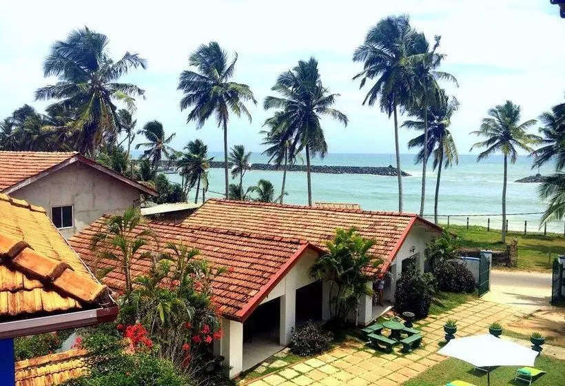 ペンション New Shangrela Beach Resort