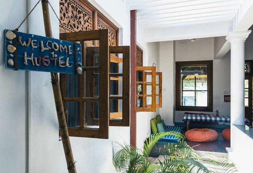 Hostel First Colombo Airport