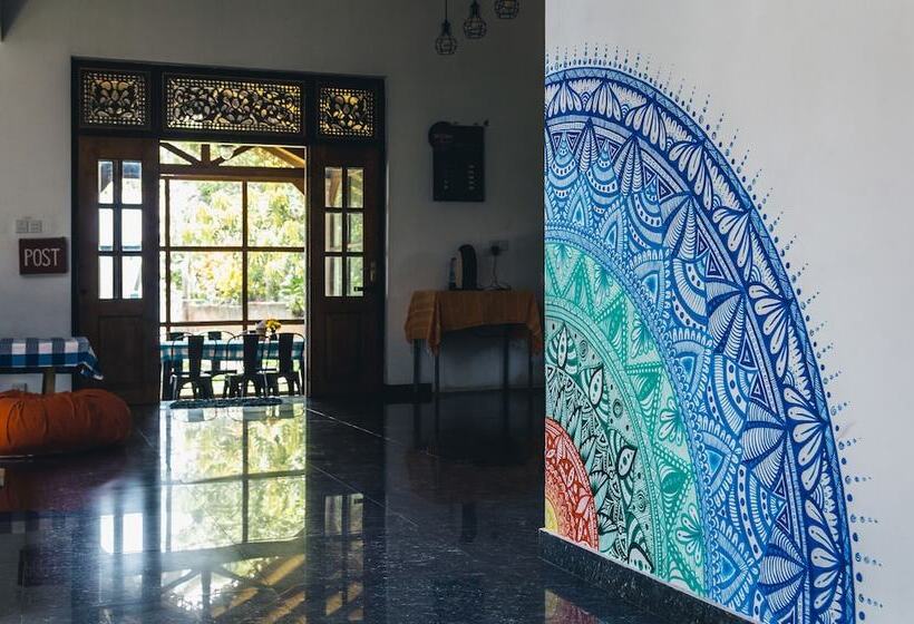 Hostel First Colombo Airport