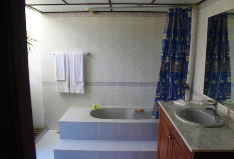 בית מלון כפרי Blue Water Villa