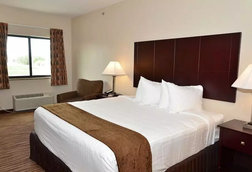 Hotelli Cobblestone Inn & Suites   Clarion