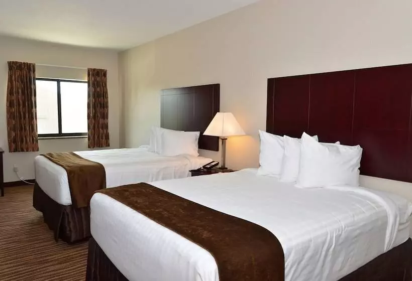 Hotelli Cobblestone Inn & Suites   Clarion
