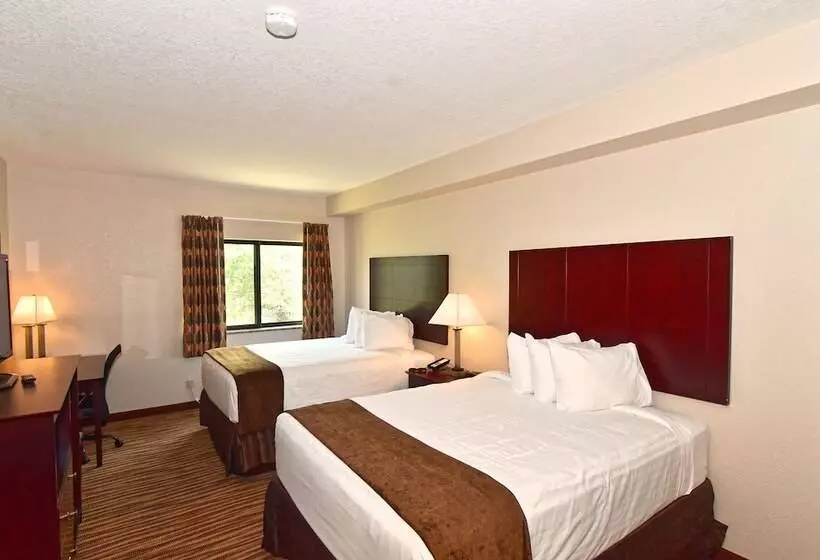 Hotelli Cobblestone Inn & Suites   Clarion