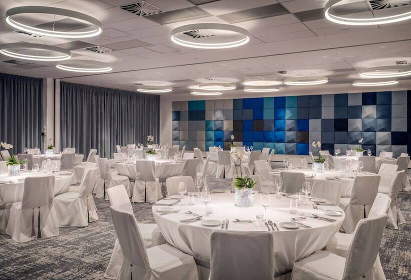 酒店 Courtyard By Marriott Brno