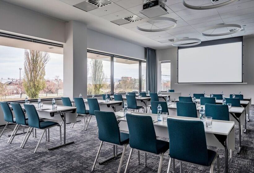 酒店 Courtyard By Marriott Brno