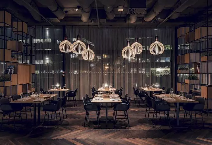ホテル Courtyard By Marriott Brno