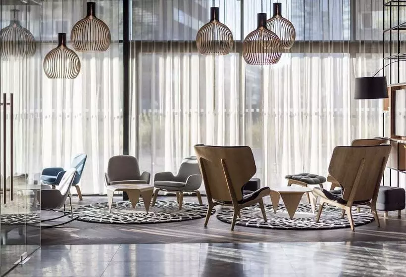 ホテル Courtyard By Marriott Brno