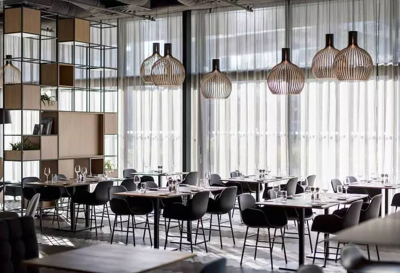 ホテル Courtyard By Marriott Brno