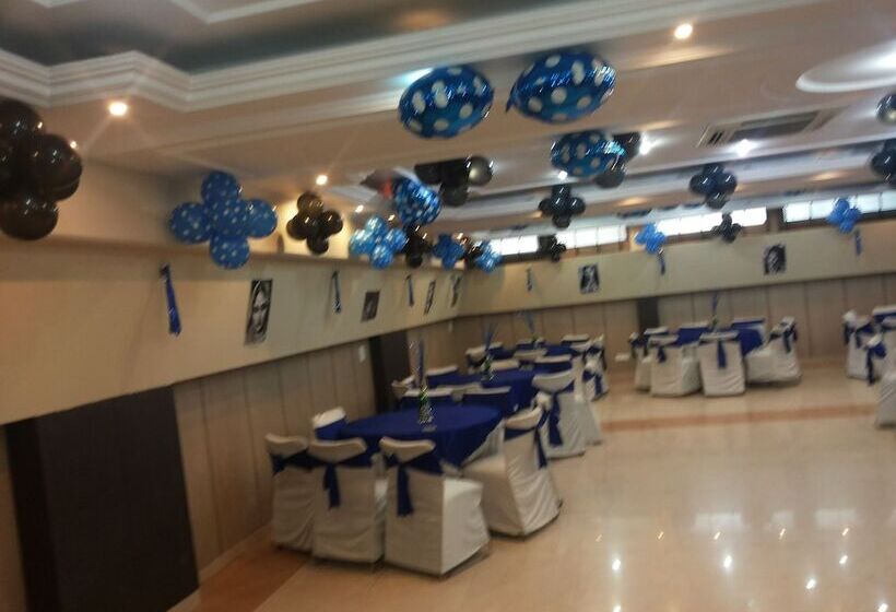 Hotel Fabexpress Llyod Residency