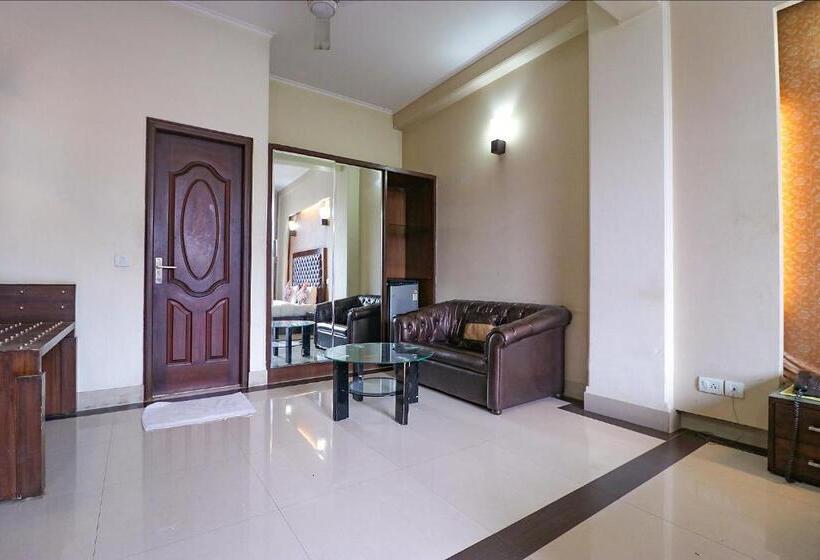 Hotel Fabexpress Llyod Residency