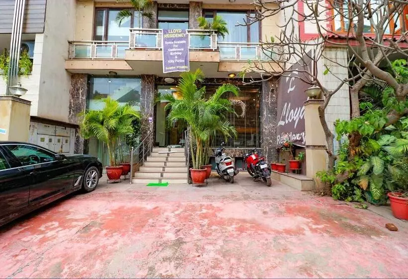 هتل Fabexpress Llyod Residency